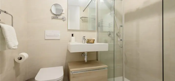Short-term rent of middle floor apartment in Estepona 4