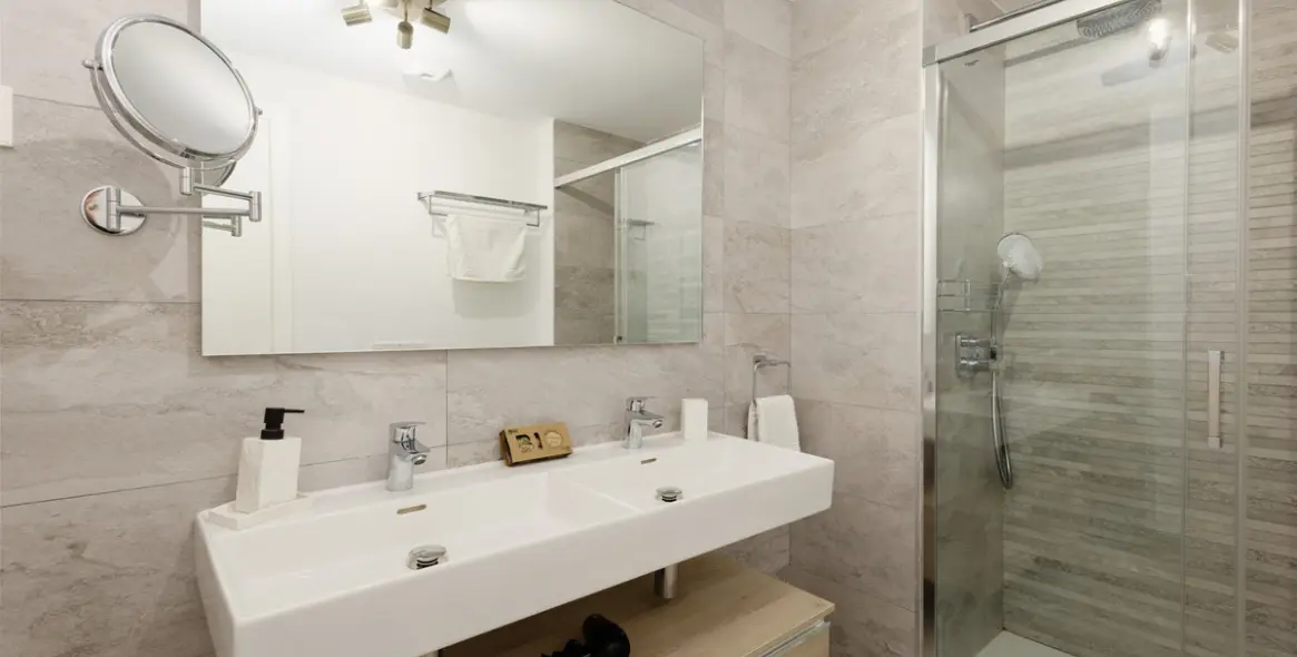 Short-term rent of middle floor apartment in Estepona 7