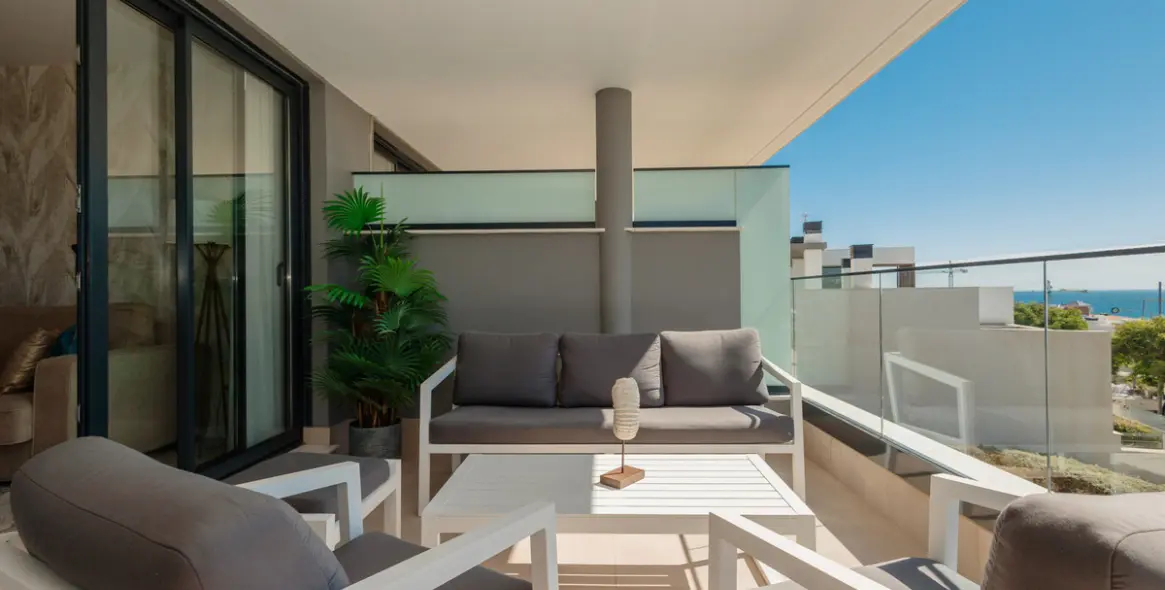 Short-term rent of middle floor apartment in Estepona 8