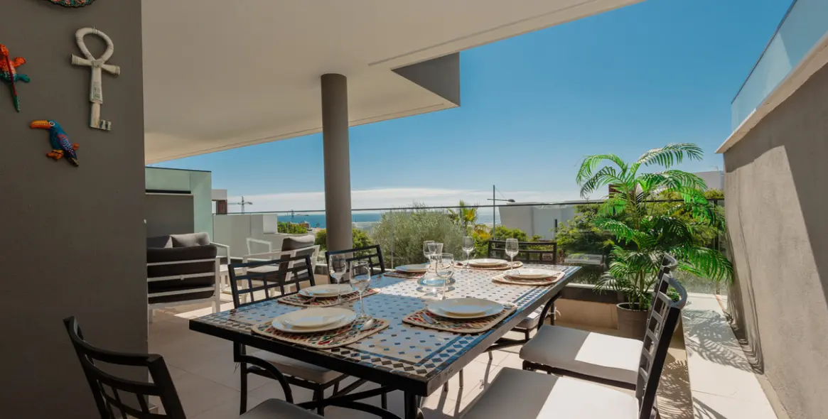 Short-term rent of middle floor apartment in Estepona 9