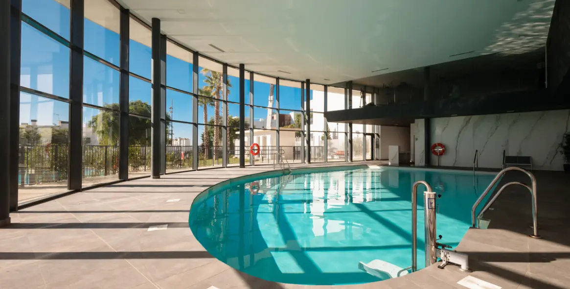 Short-term rent of middle floor apartment in Estepona 14