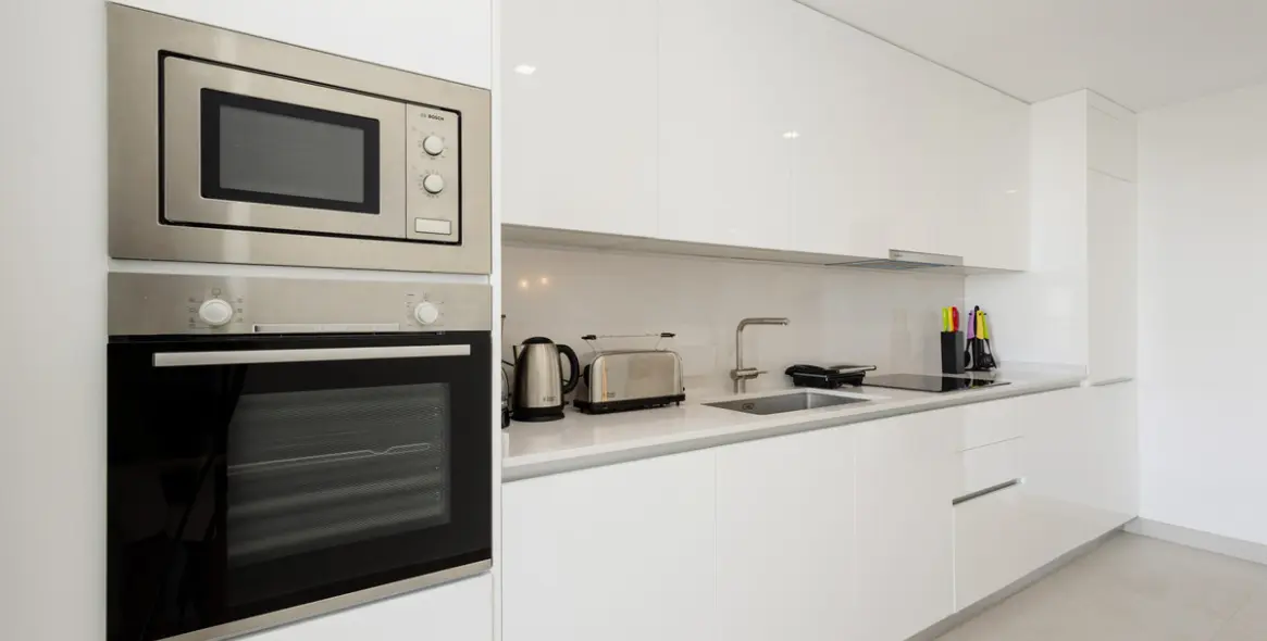 Short-term rent of middle floor apartment in Estepona 24