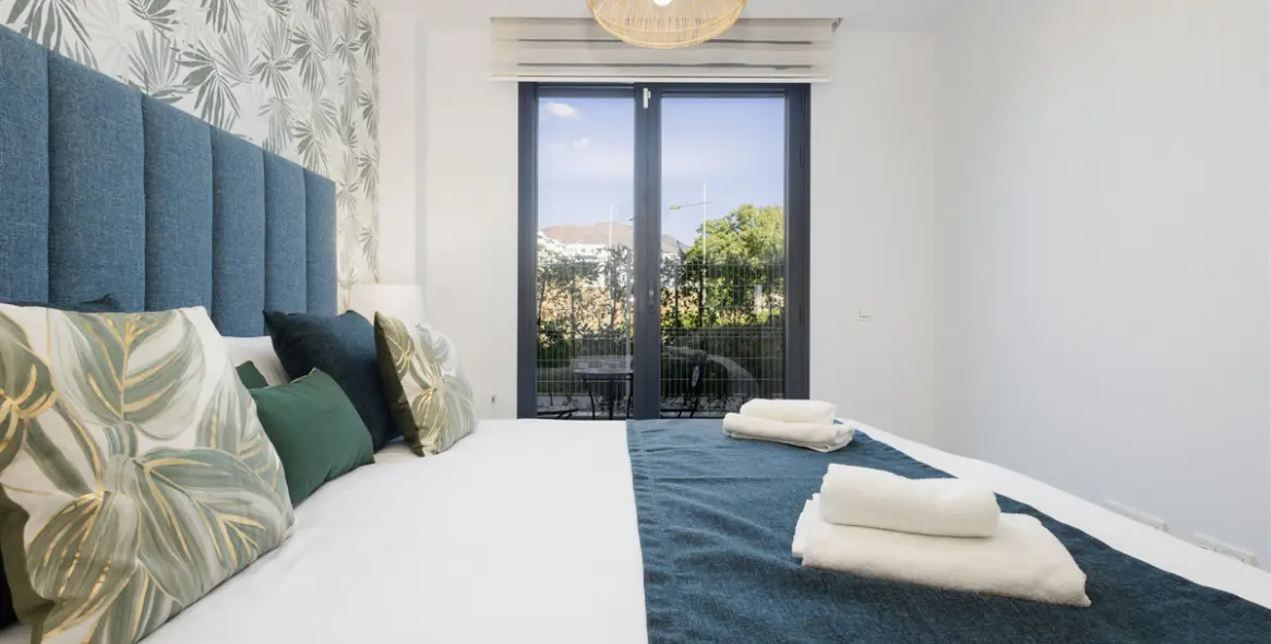 Short-term rent of middle floor apartment in Estepona 26