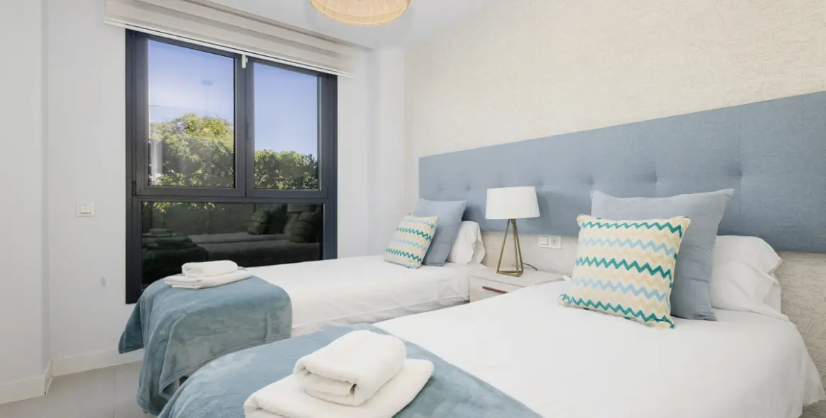 Short-term rent of middle floor apartment in Estepona 29