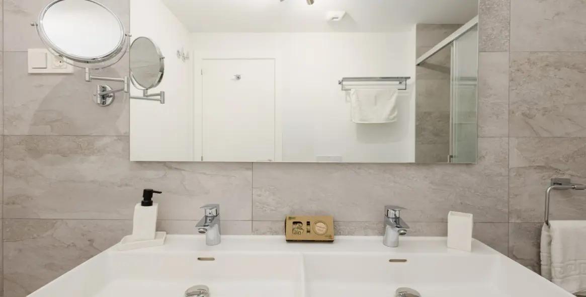 Short-term rent of middle floor apartment in Estepona 42