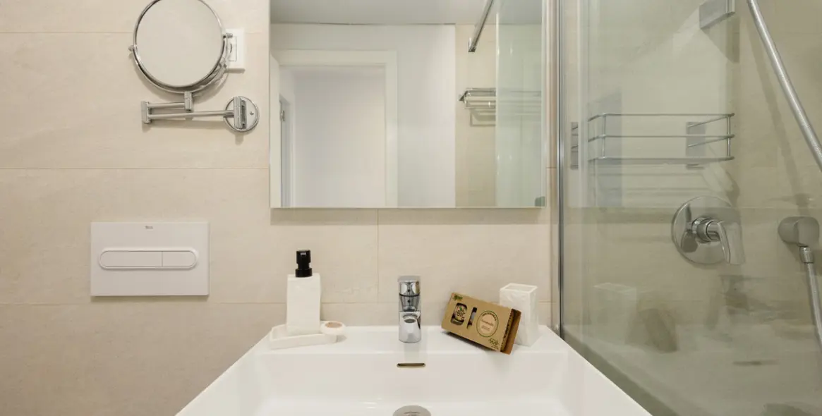 Short-term rent of middle floor apartment in Estepona 45