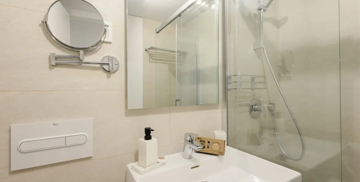 Short-term rent of middle floor apartment in Estepona 47
