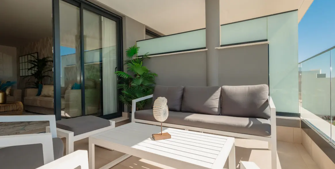 Short-term rent of middle floor apartment in Estepona 51