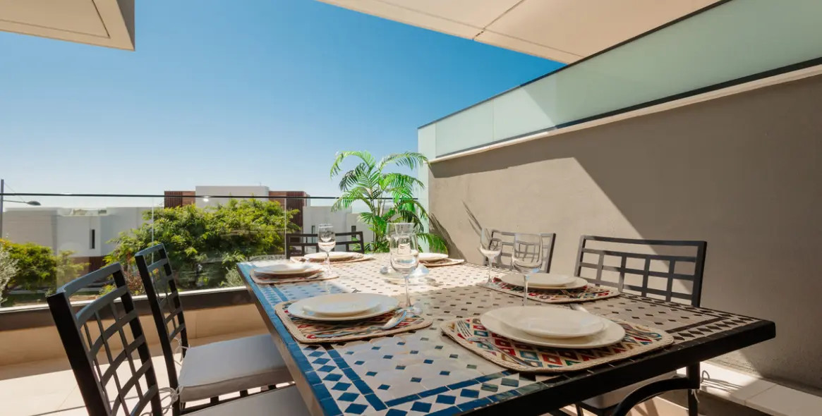 Short-term rent of middle floor apartment in Estepona 55
