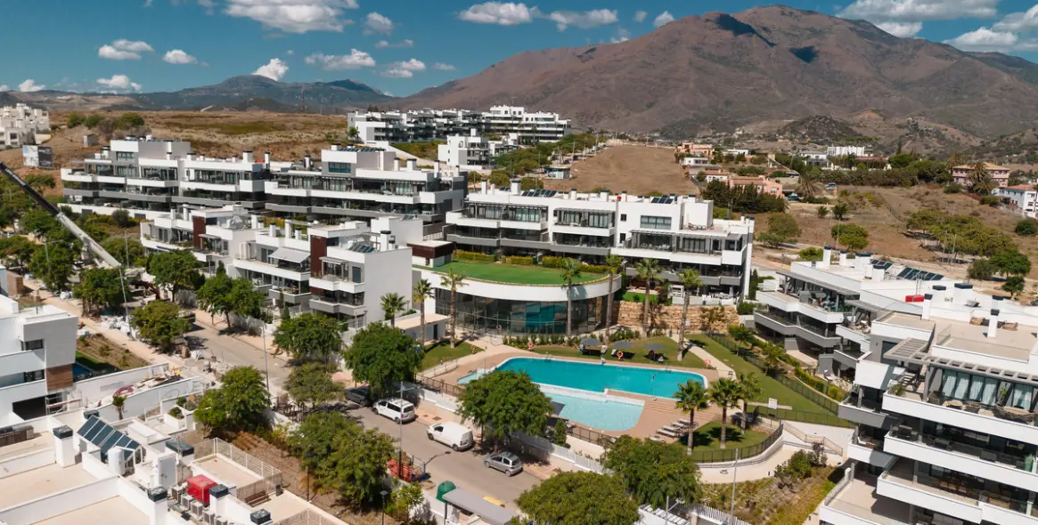 Short-term rent of middle floor apartment in Estepona 64