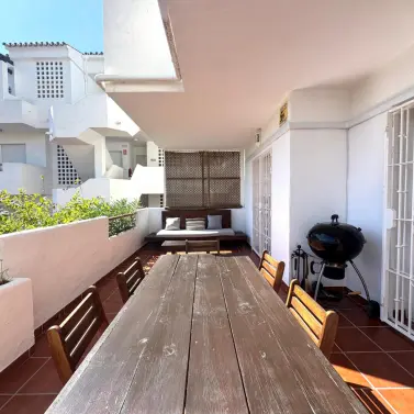 Alquiler a largo plazo de apartamento en planta baja en Bel Air