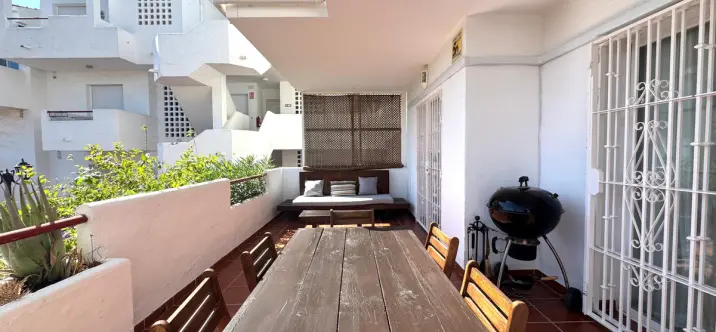 Alquiler a largo plazo de apartamento en planta baja en Bel Air 2