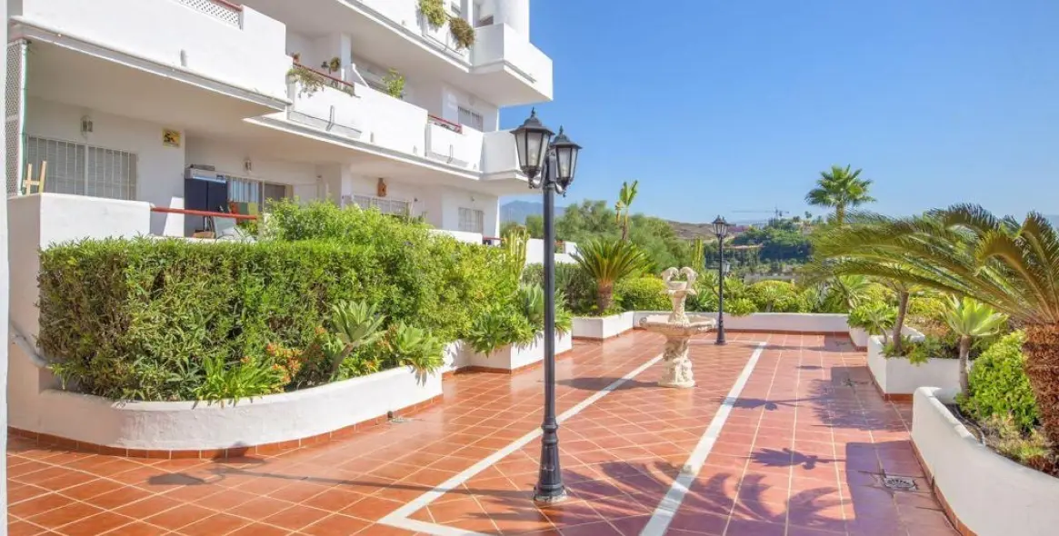 Alquiler a largo plazo de apartamento en planta baja en Bel Air 19