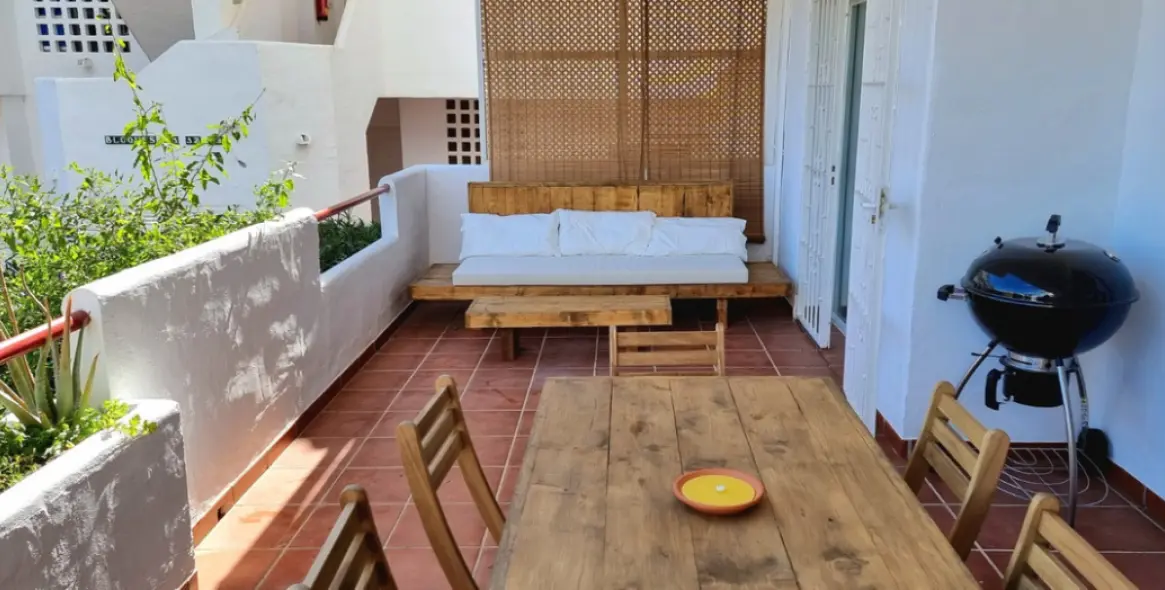 Alquiler a largo plazo de apartamento en planta baja en Bel Air 23