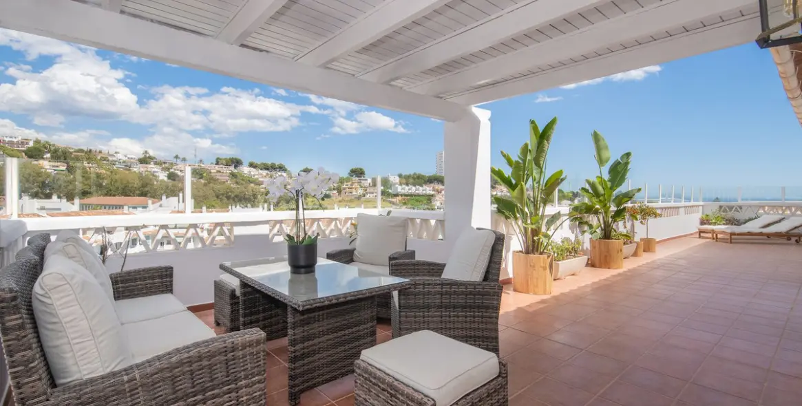 Short-term rent of penthouse in Nueva Andalucía 2