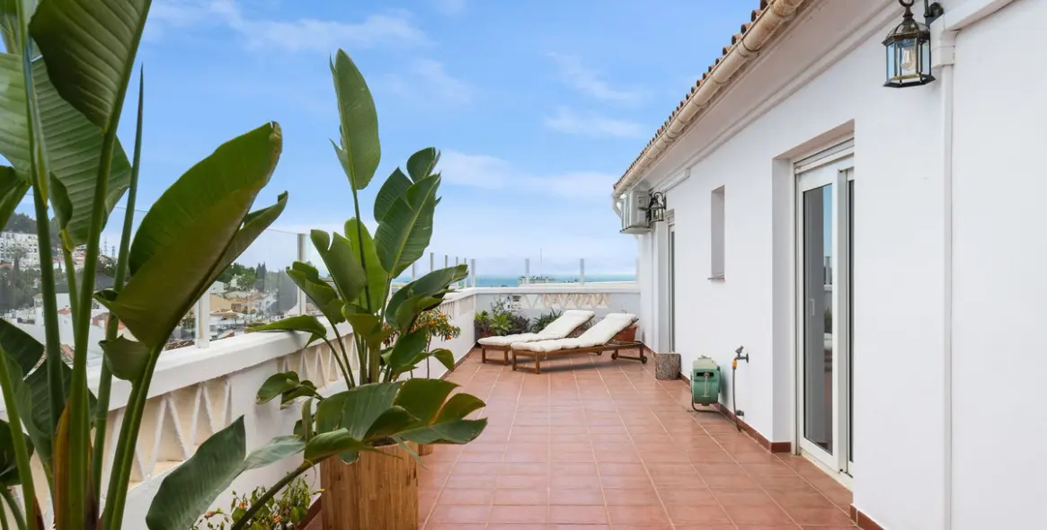 Short-term rent of penthouse in Nueva Andalucía 3