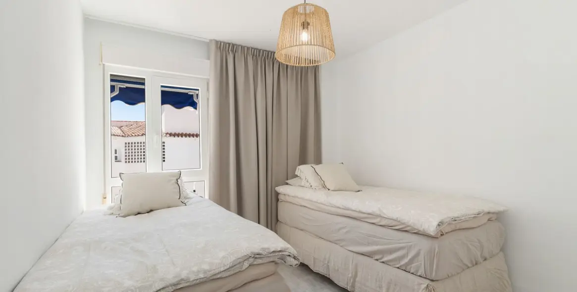 Short-term rent of penthouse in Nueva Andalucía 13
