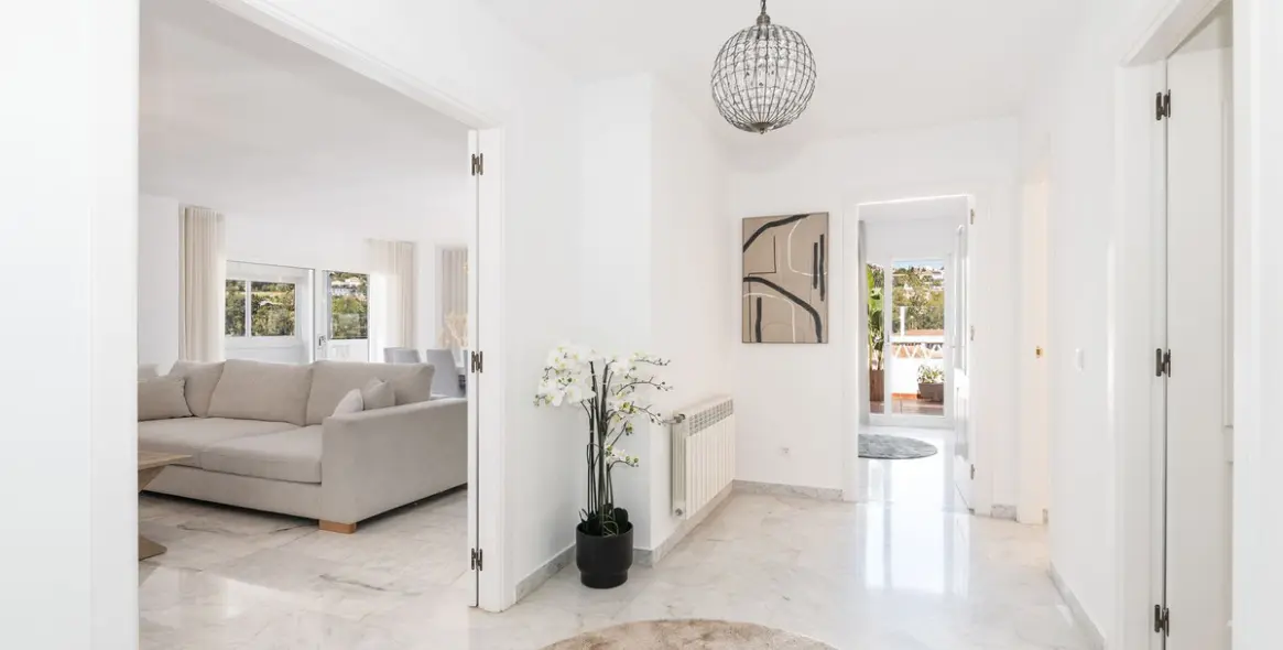 Short-term rent of penthouse in Nueva Andalucía 15
