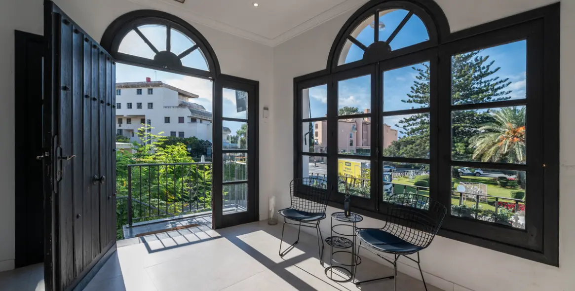 Long-term rent of office in Nueva Andalucía 14