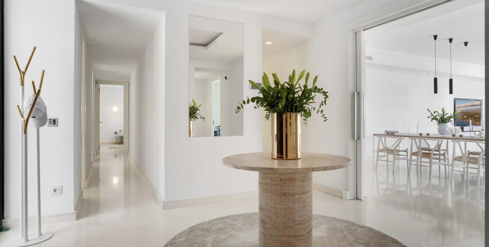 Short-term rent of detached villa in Nueva Andalucía 11