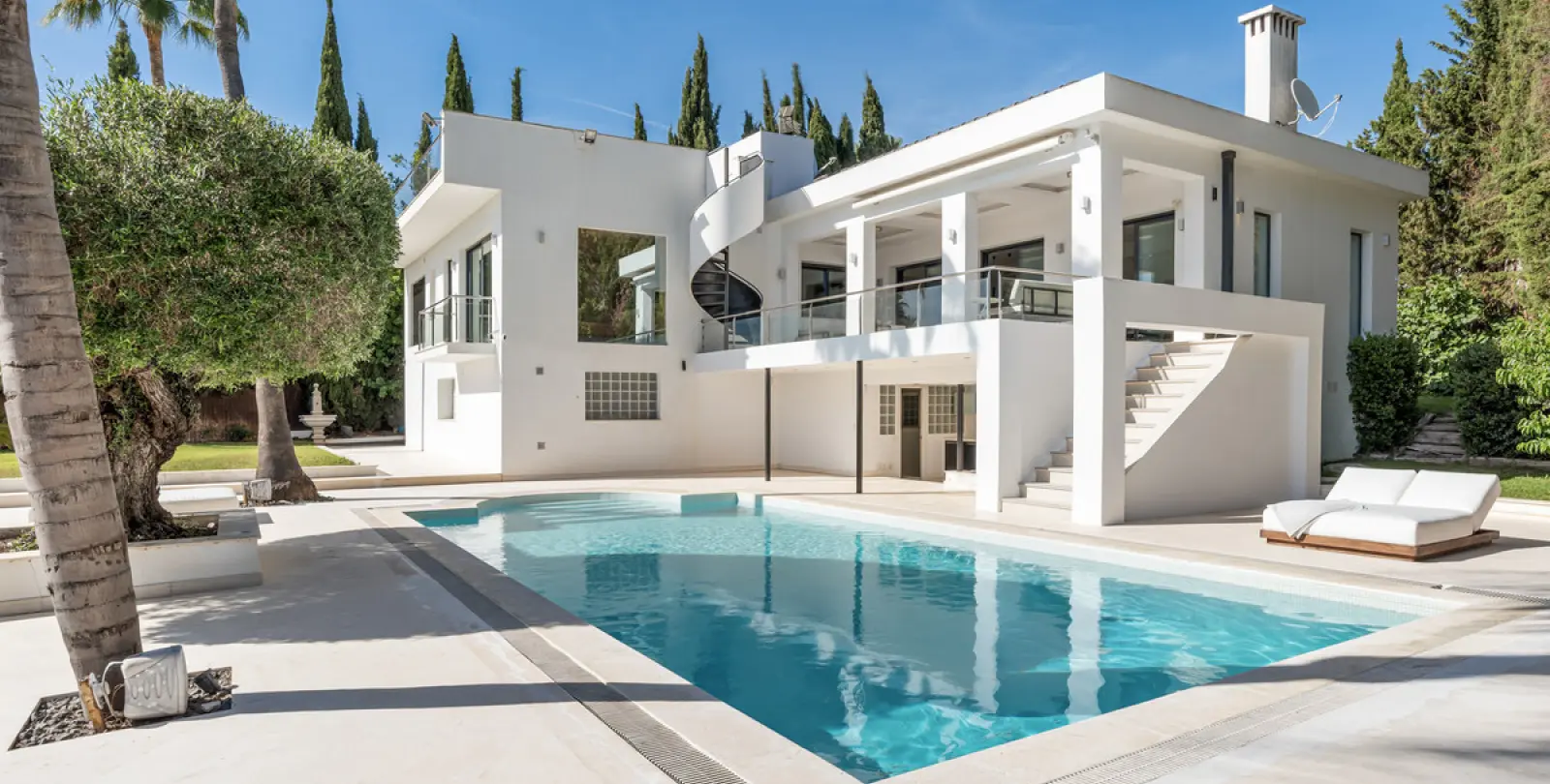 Short-term rent of detached villa in Nueva Andalucía 19