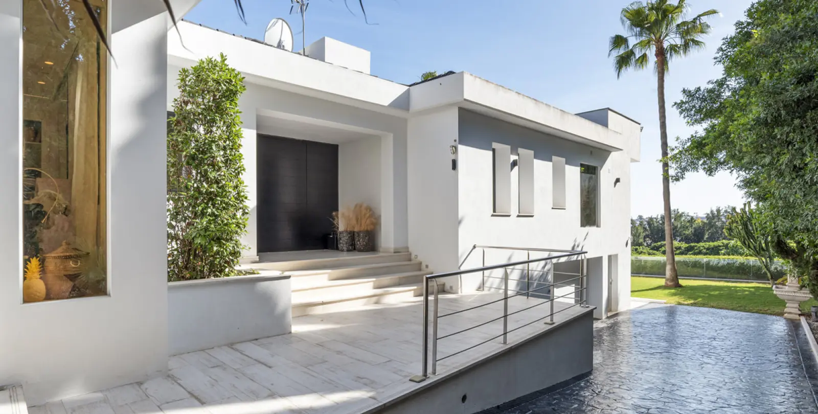 Short-term rent of detached villa in Nueva Andalucía 23