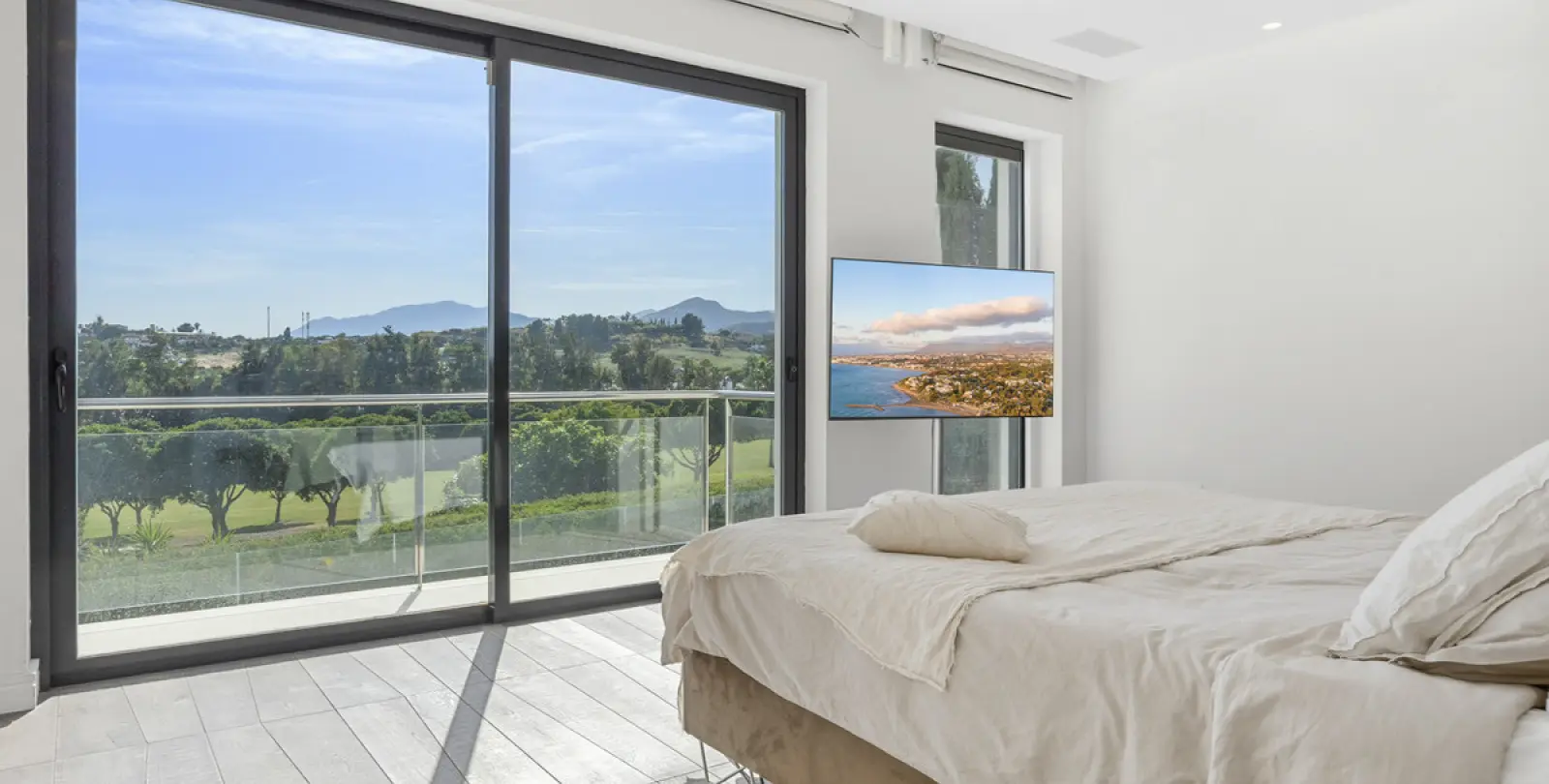 Short-term rent of detached villa in Nueva Andalucía 25