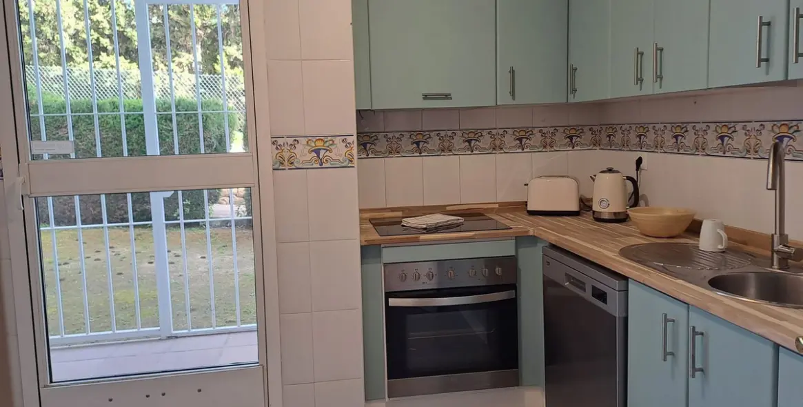 Venta de apartamento en planta baja en El Paraiso 9