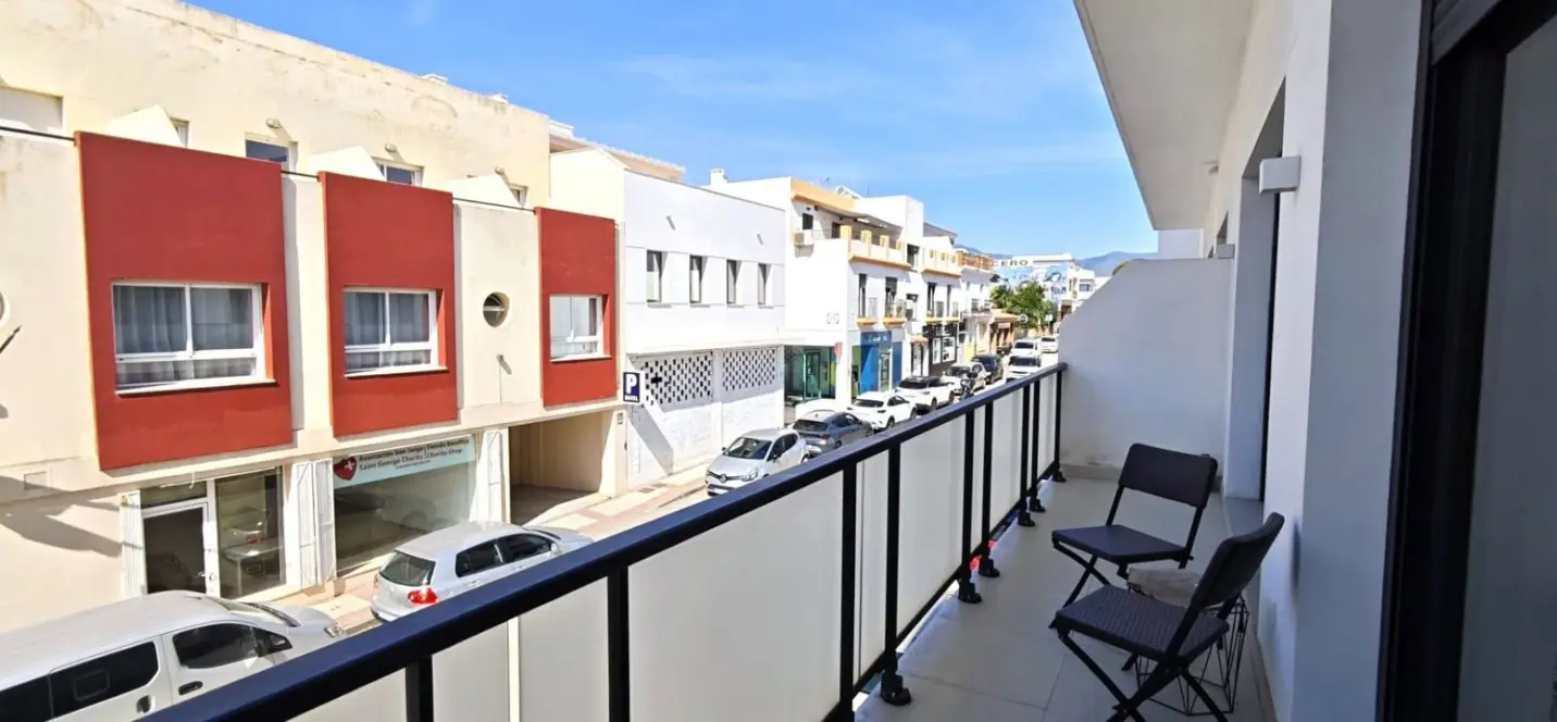 Sale of middle floor apartment in Cancelada 4