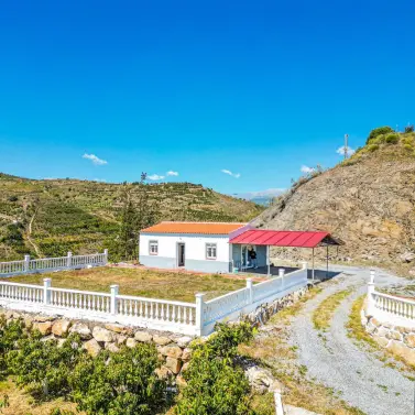 Venta de villa independiente en La Viñuela