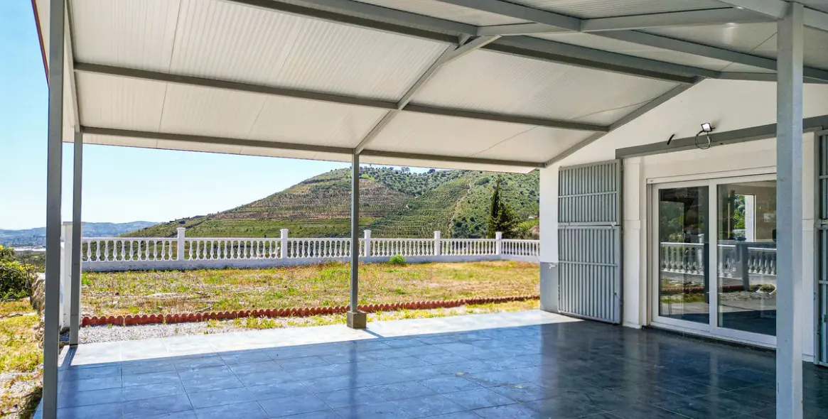 Venta de villa independiente en La Viñuela 31