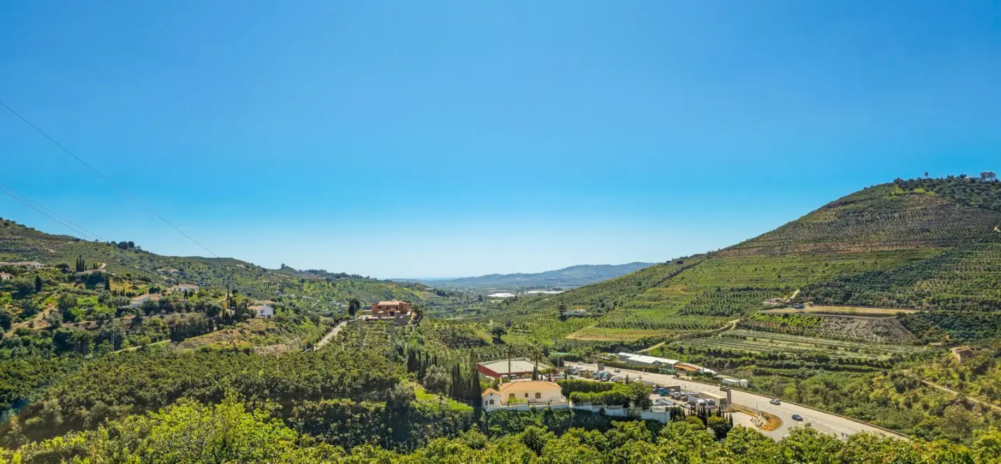 Sale of detached villa in La Viñuela 4