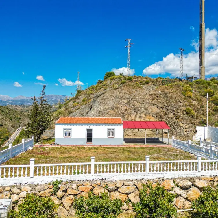 Sale of detached villa in La Viñuela