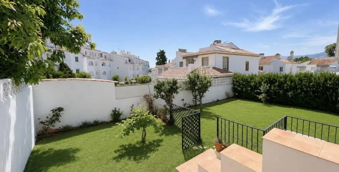 Sale of semi-detached house in Estepona 11