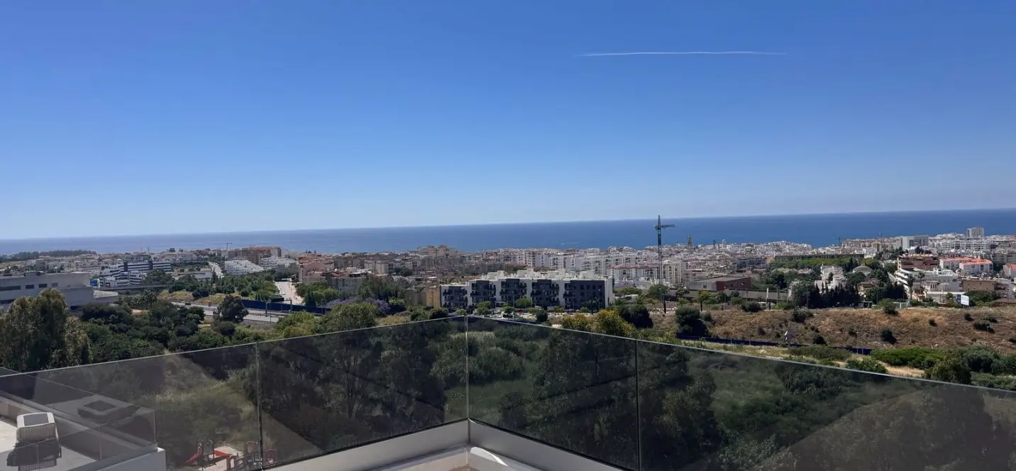 Sale of penthouse in Estepona 2