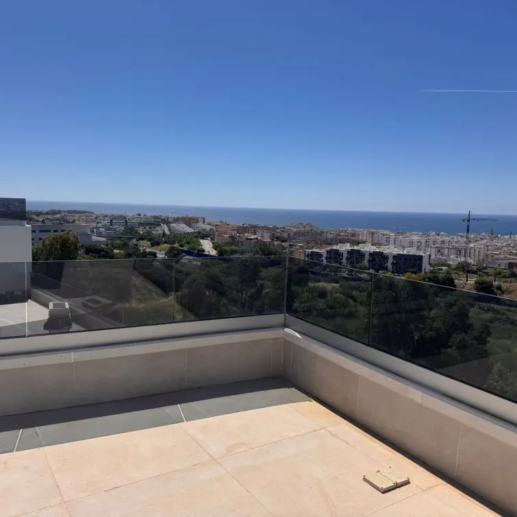 Sale of penthouse in Estepona