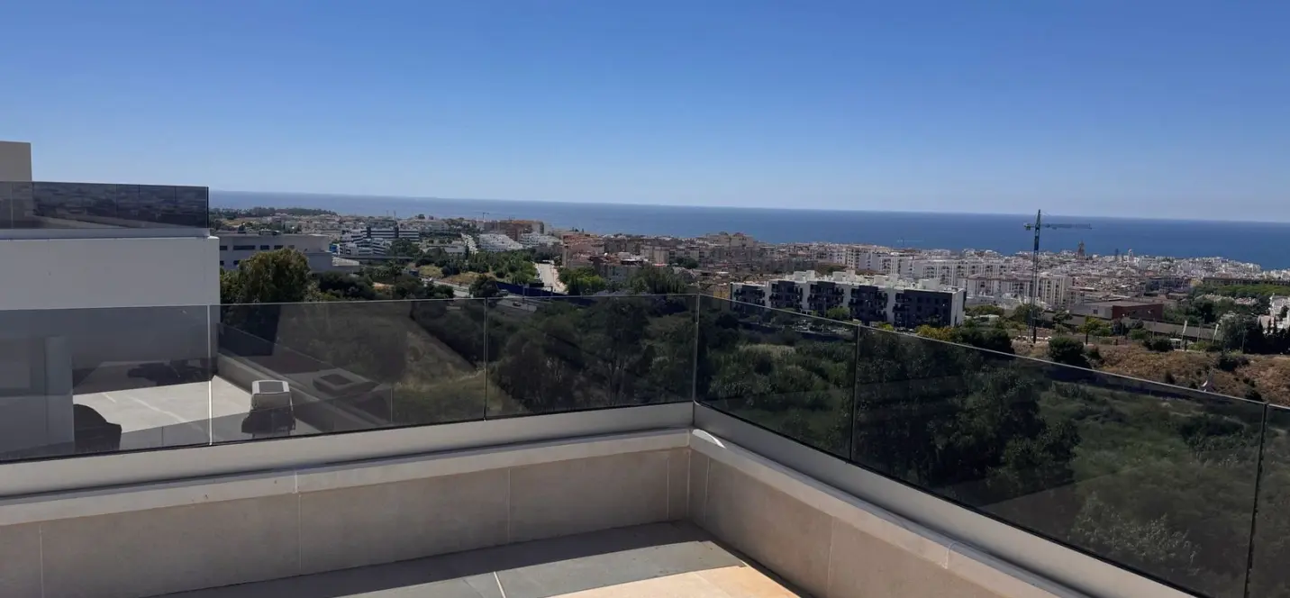 Sale of penthouse in Estepona 3
