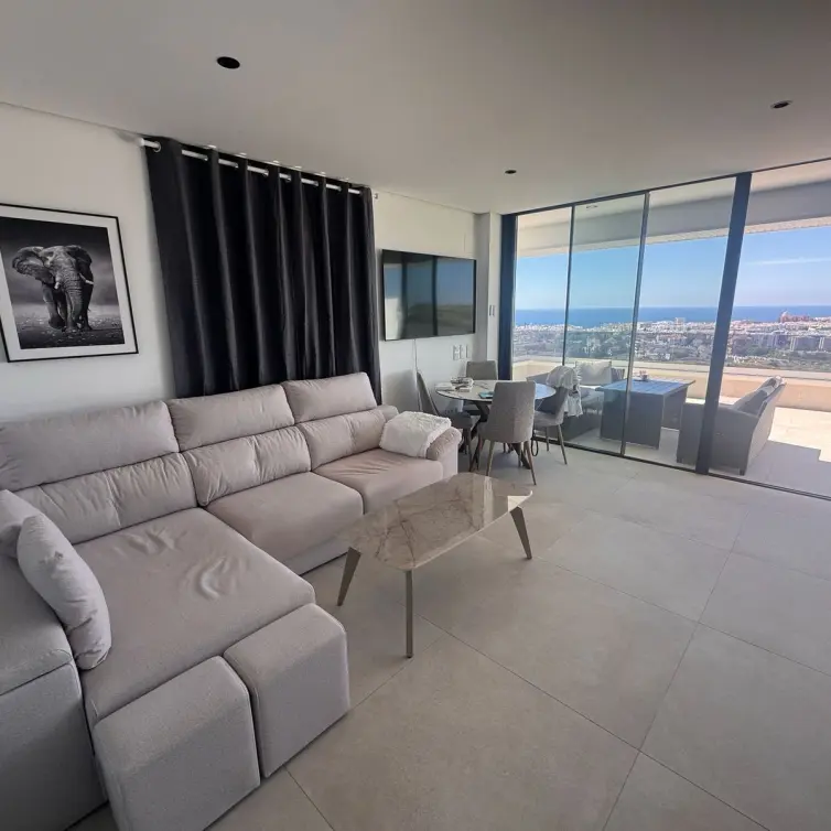 Sale of penthouse in Estepona