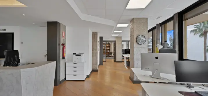 Sale of office in Marbella 3