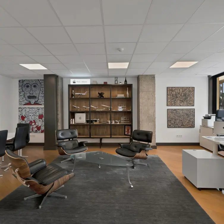 Sale of office in Marbella