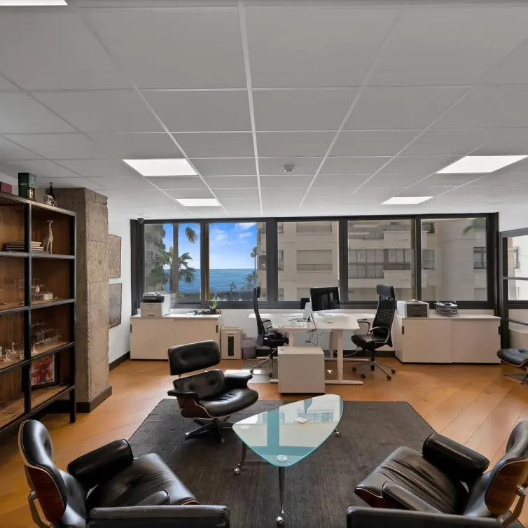 Sale of office in Marbella