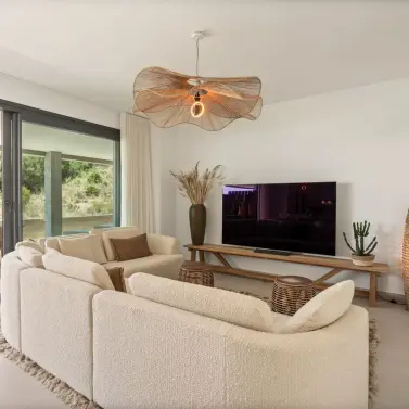 Long-term rent of middle floor apartment in Altos de los Monteros