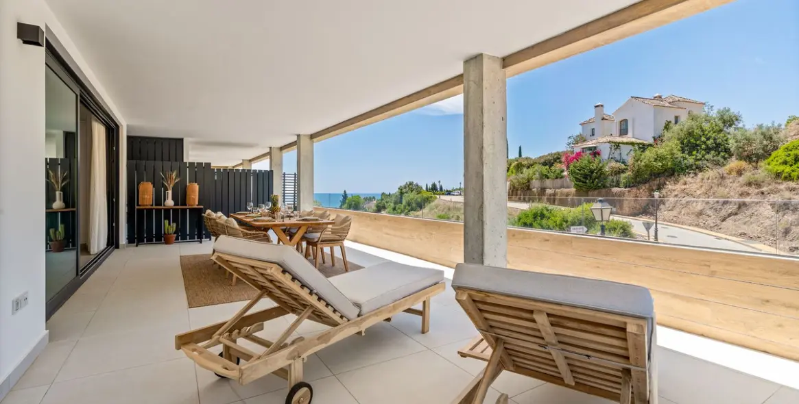 Long-term rent of middle floor apartment in Altos de los Monteros 13