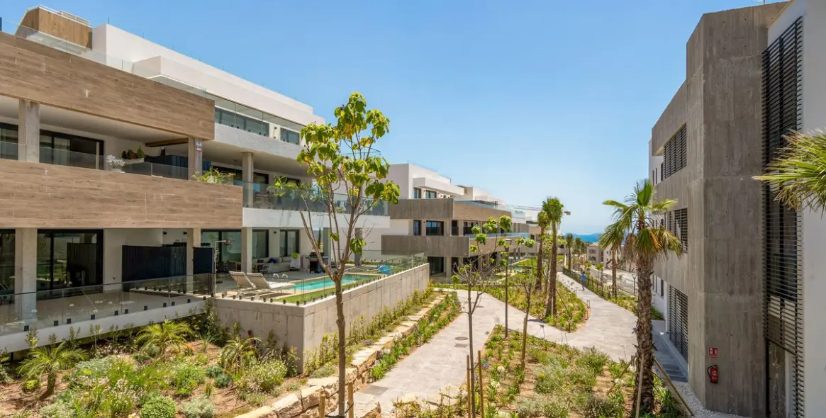 Long-term rent of middle floor apartment in Altos de los Monteros 20