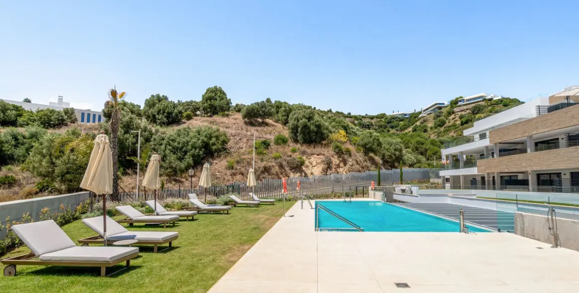 Long-term rent of middle floor apartment in Altos de los Monteros 21