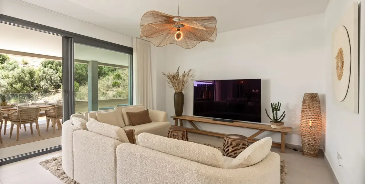 Long-term rent of middle floor apartment in Altos de los Monteros 5