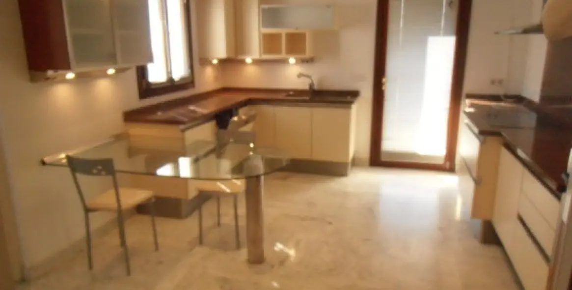 Long-term rent of middle floor apartment in Sierra Blanca 3