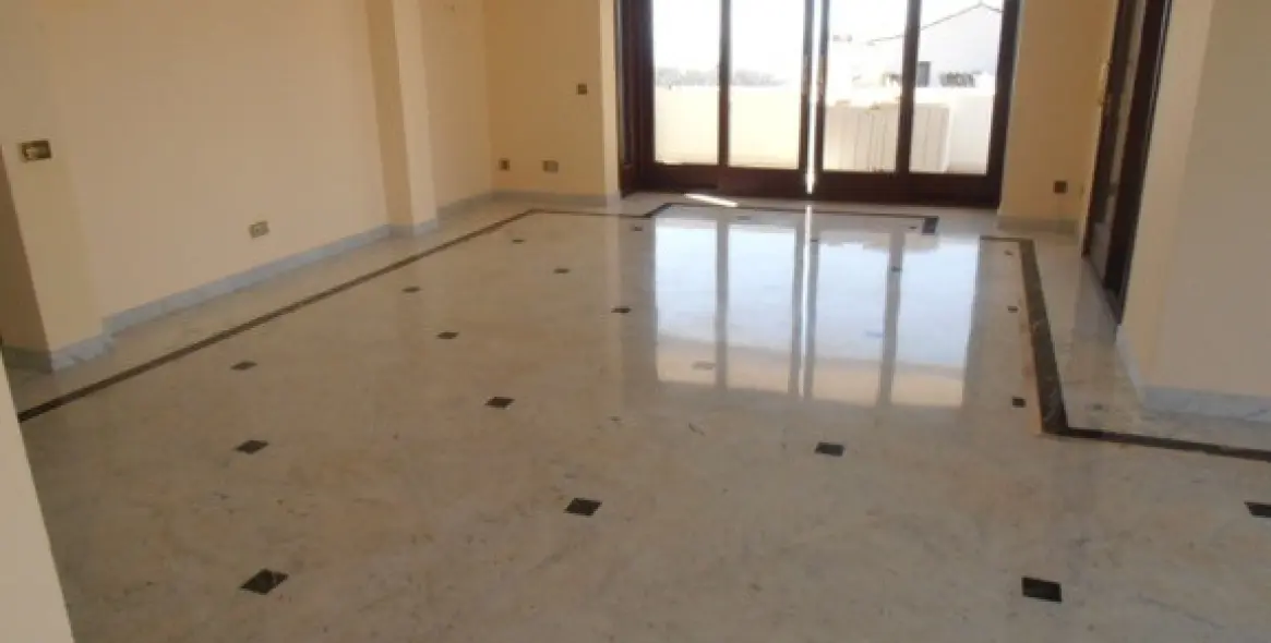 Long-term rent of middle floor apartment in Sierra Blanca 6