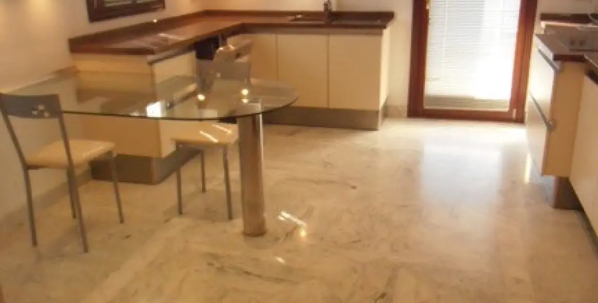 Long-term rent of middle floor apartment in Sierra Blanca 11
