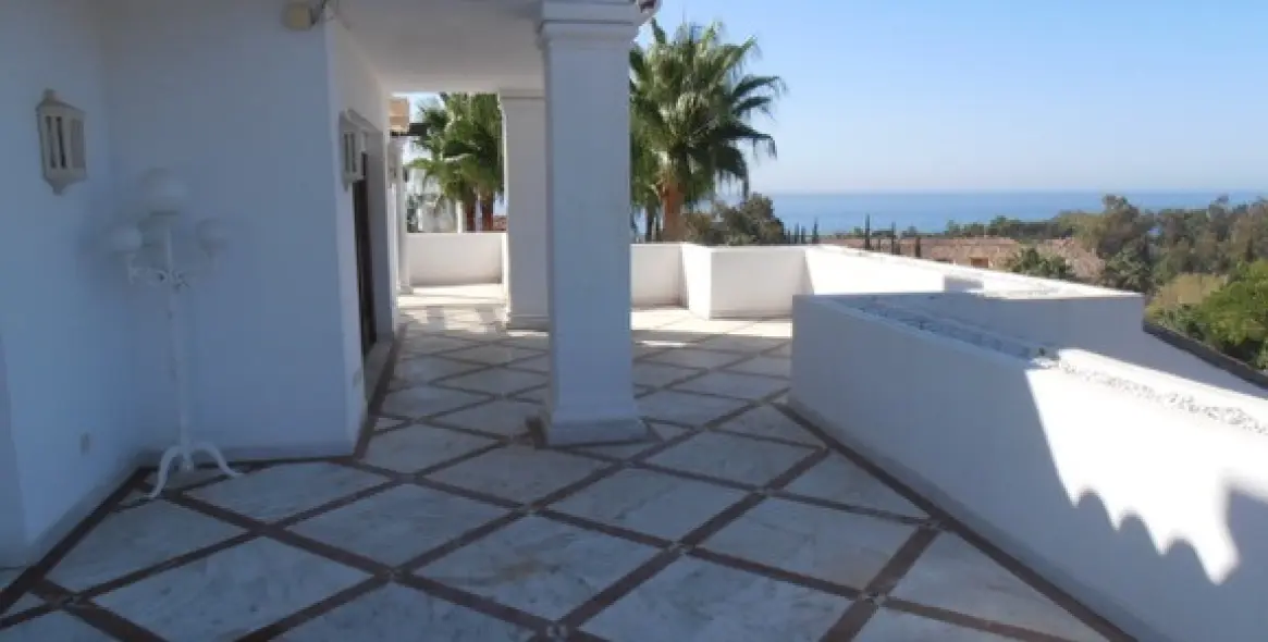 Long-term rent of middle floor apartment in Sierra Blanca 16